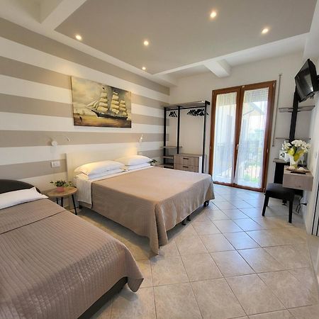 Hotel Villa Fulgida Cattolica Eksteriør billede