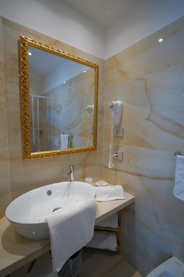 Hotel Villa Fulgida Cattolica Eksteriør billede
