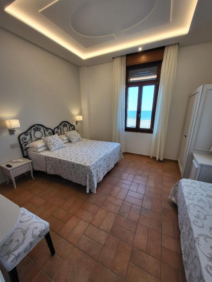 Hotel Villa Fulgida Cattolica Eksteriør billede