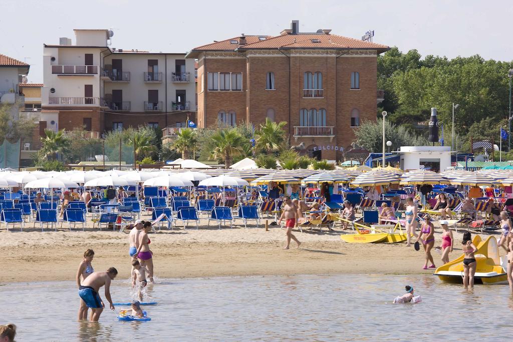 Hotel Villa Fulgida Cattolica Eksteriør billede