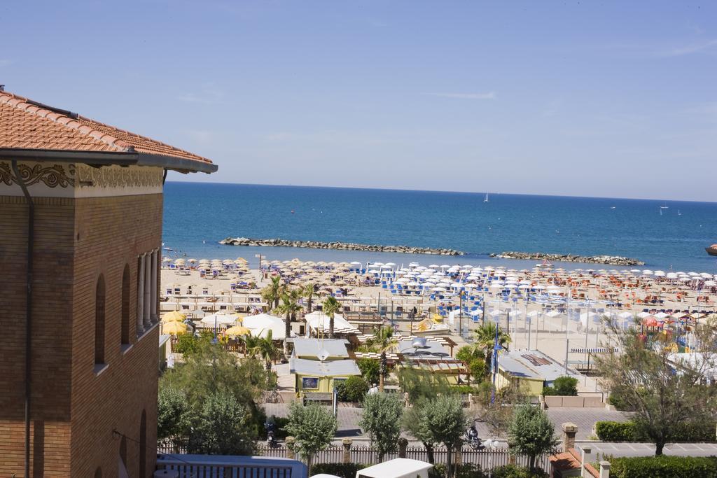 Hotel Villa Fulgida Cattolica Eksteriør billede