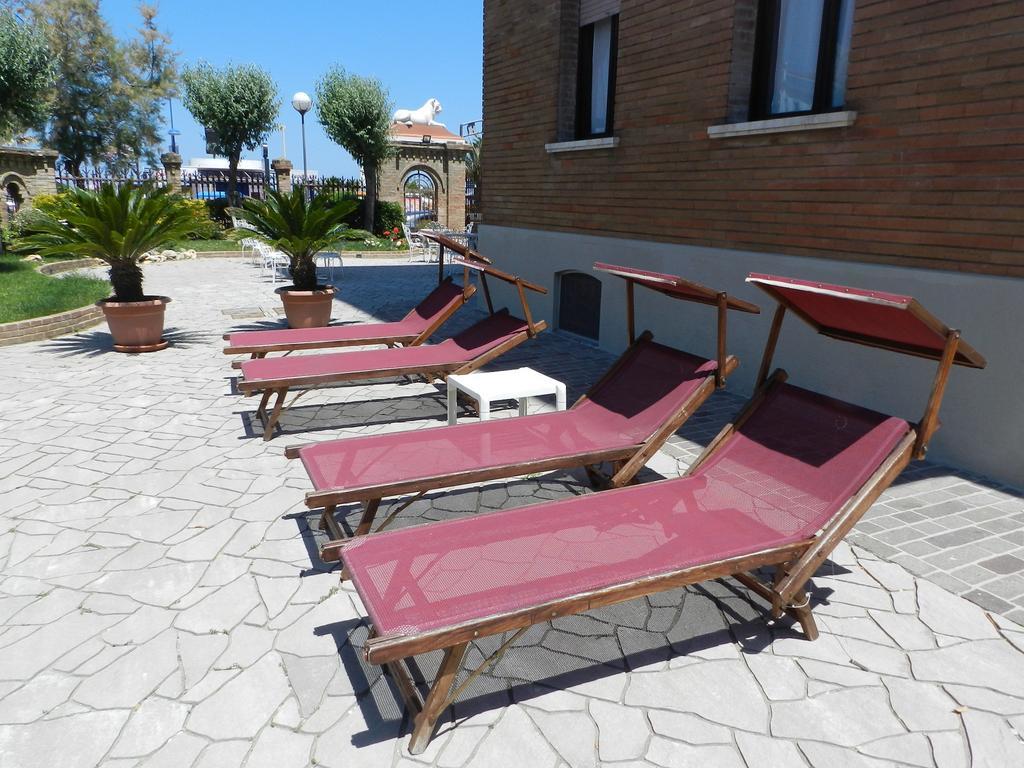 Hotel Villa Fulgida Cattolica Eksteriør billede