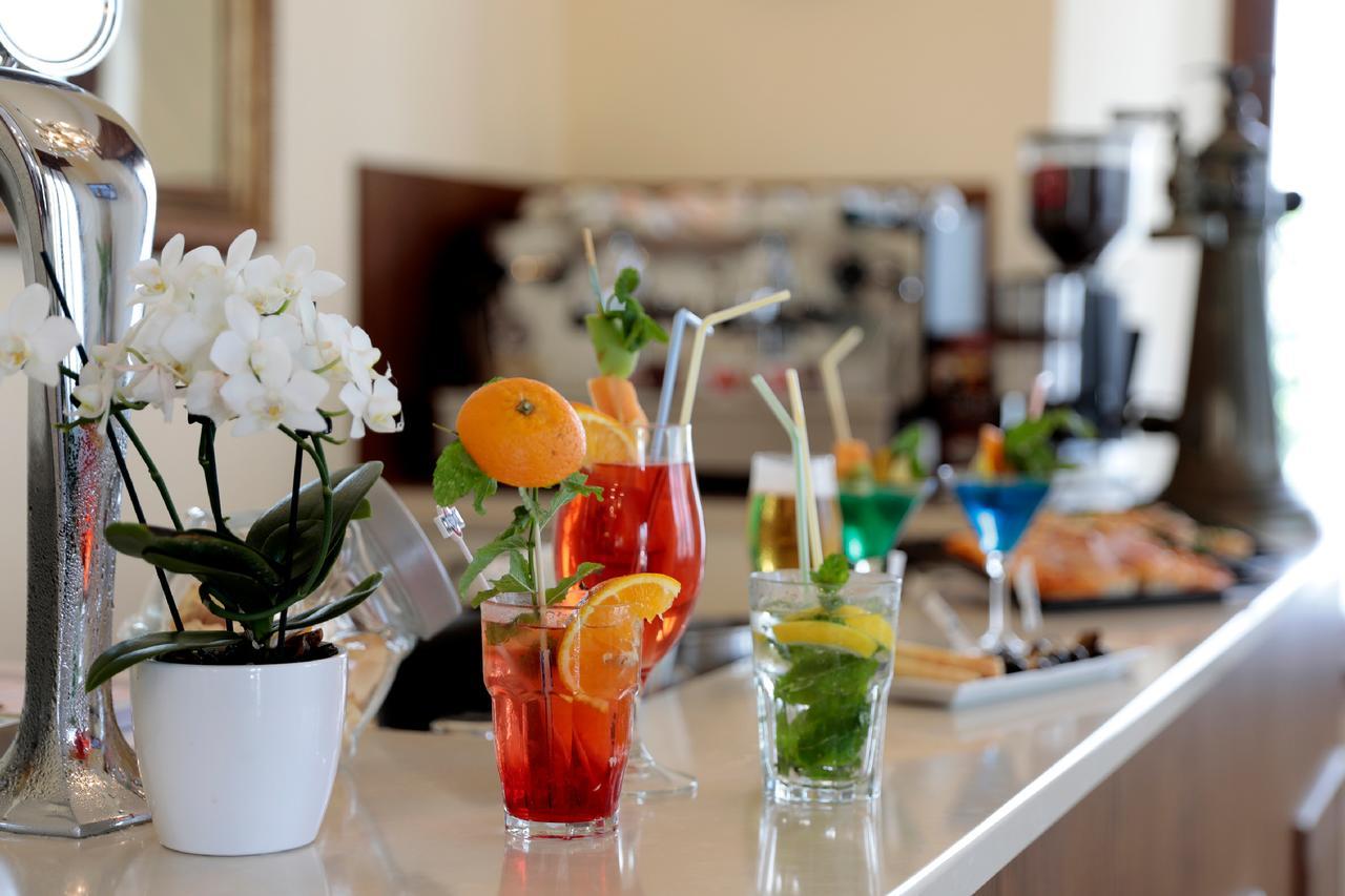 Hotel Villa Fulgida Cattolica Eksteriør billede